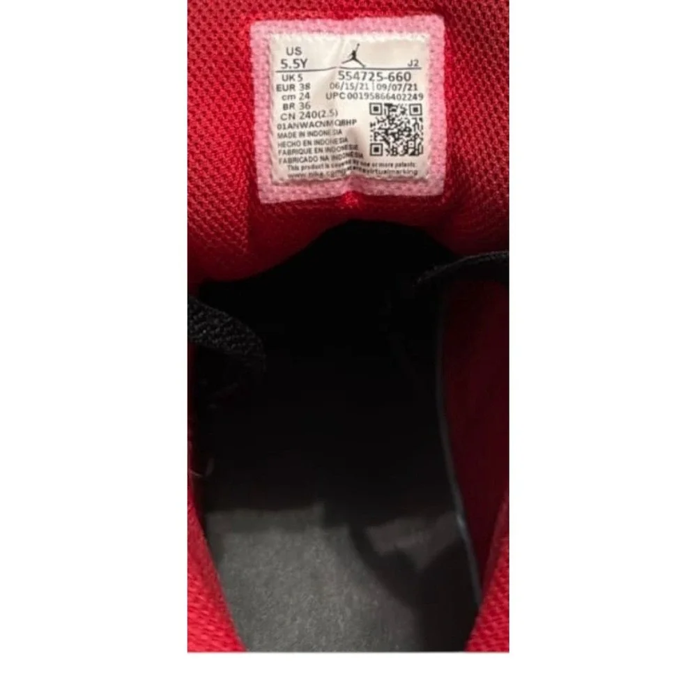 Nike‎ Air Jordan Style High-Top SneakersSize: 5.5Y Women's 7–7.5 Condition: Mint